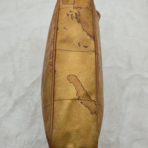 Alviero Classe Geo Classic Clutch Bag - Picture 6 of 11